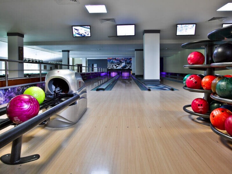 Боулинг «ACADEMIA» - Услуги и развлечения